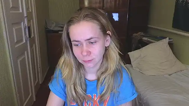 Riley Roo online show from 28, 2, 2025