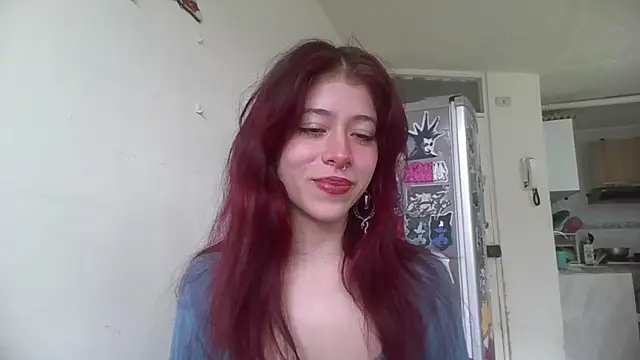 Snapshot of SuzzyyM chatting on 13, 2, 2025 SuzzyyM online show from 13, 2, 2025