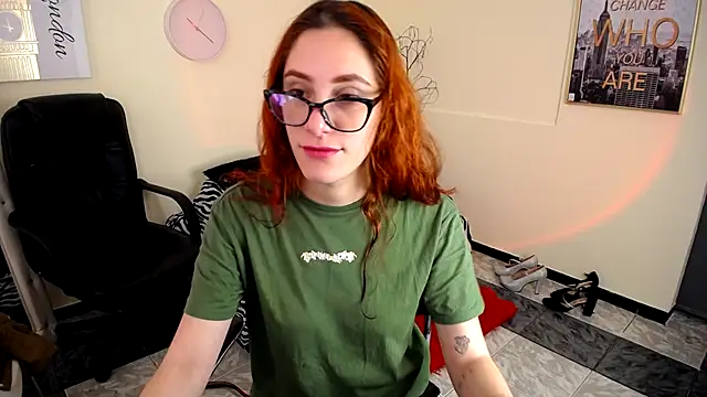 Snapshot of IsaBaileys_ chatting on 11, 3, 2025 IsaBaileys online show from 11, 3, 2025