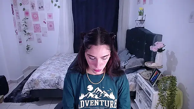 IsaBaileys  online show from 18, 5, 2026