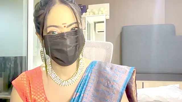 Monalisadon018 online show from 5, 12, 2025