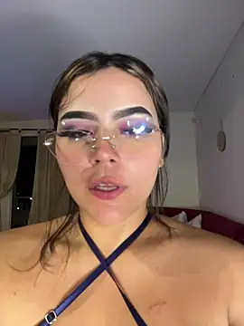 Snapshot of Chloemercury chatting on 2, 12, 2025 Chloemercury online show from 2, 12, 2025