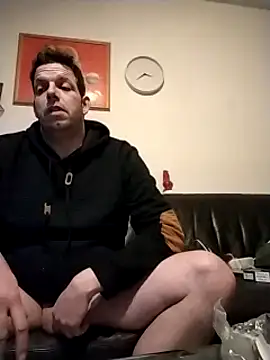 Knuffelstaaf123 online show from 5, 1, 2025