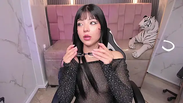 Snapshot of _mia_collins_b_ chatting on 8, 10, 2025  mia collins b  online show from 8, 10, 2025