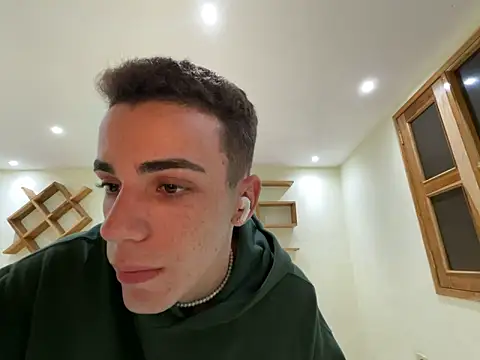 Snapshot of Cristian_Delgado chatting on 15, 12, 2024 Cristian Delgado online show from 15, 12, 2024