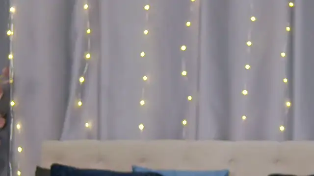 Snapshot of VioletiSwone chatting on 2, 2, 2025 VioletiSwone online show from 2, 2, 2025