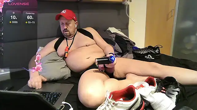 Poppersbate online show from 12, 2, 2025