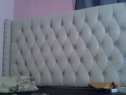 Snapshot of Amberay1 chatting on 8, 11, 2025 Amberay1 online show from 8, 11, 2025