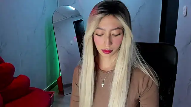 Snapshot of LilithCooperr_ chatting on 22, 10, 2025 LilithCooperr online show from 22, 10, 2025