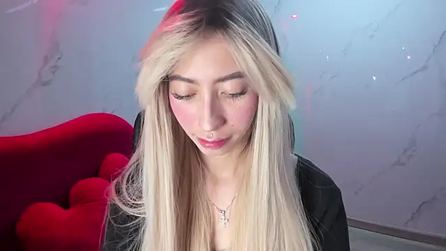 Snapshot of LilithCooperr_ chatting on 4, 11, 2025 LilithCooperr online show from 4, 11, 2025