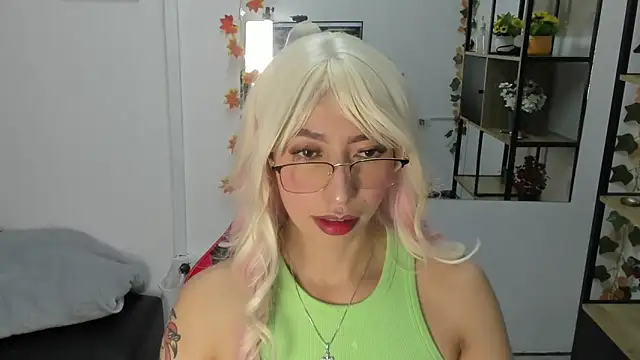 Snapshot of LilithCooperr_ chatting on 22, 11, 2025 LilithCooperr online show from 22, 11, 2025