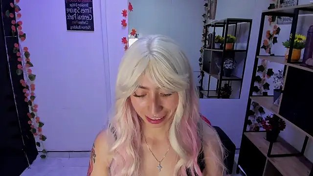 Snapshot of LilithCooperr_ chatting on 27, 11, 2025 LilithCooperr online show from 27, 11, 2025