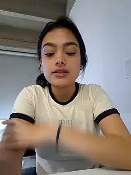 littlemelii online show from 25, 2, 2025