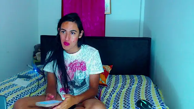 misss estrella online show from 4, 3, 2026