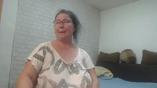 EmmaSquirt online show from 16, 2, 2026