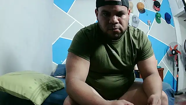 Snapshot of Evert_hairyboy chatting on 3, 6, 2026 Evert hairyboy online show from 3, 6, 2026