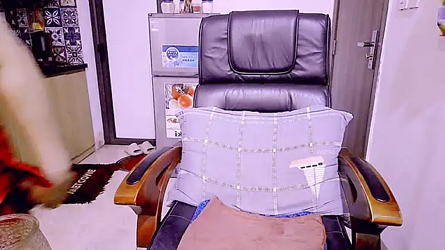 Snapshot of Miu-Le chatting on 27, 4, 2026 Miu-Le online show from 27, 4, 2026