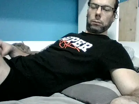 Snapshot of SEBIX-35 chatting on 24, 11, 2025 SEBIX-35 online show from 24, 11, 2025