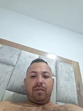 Snapshot of andres--z chatting on 21, 4, 2026 andres--z online show from 21, 4, 2026