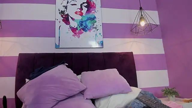 Snapshot of Alli_cooper chatting on 4, 12, 2024 Alli cooper online show from 4, 12, 2024