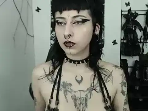 Snapshot of n0sferatus__ chatting on 4, 10, 2025 n0sferatus online show from 4, 10, 2025