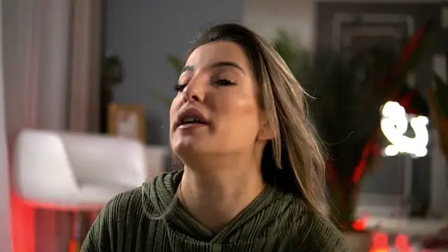 Snapshot of KellyMathews chatting on 21, 11, 2025 KellyMathews online show from 21, 11, 2025