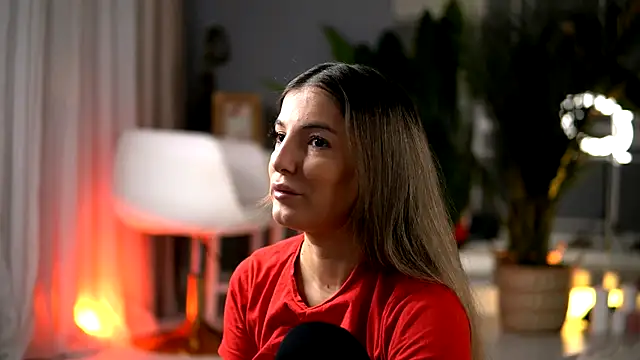 Snapshot of KellyMathews chatting on 26, 11, 2025 KellyMathews online show from 26, 11, 2025