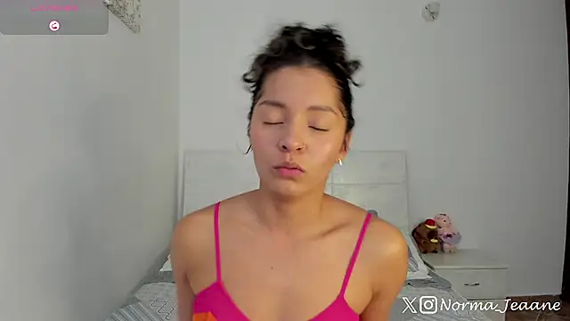 Norma-Jeaane online show from 15, 11, 2025