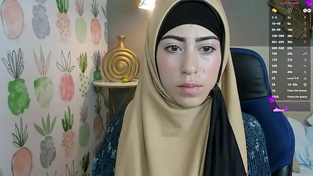 chaymae nah  online show from 4, 1, 2025