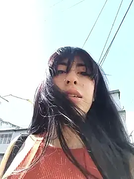 chaymae nah  online show from 12, 4, 2026