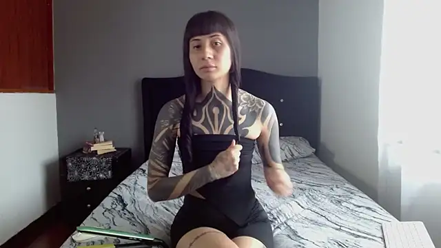 Emilia 1995 online show from 14, 11, 2025