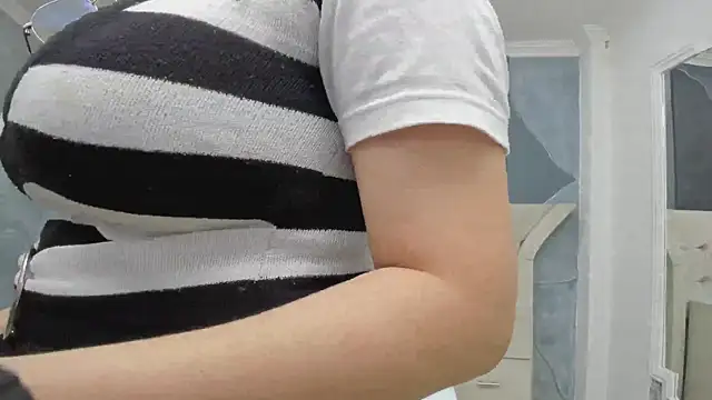 AmberGreyy  online show from 26, 2, 2025