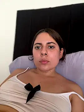 Snapshot of little_isabela1 chatting on 22, 12, 2025 little isabela1 online show from 22, 12, 2025