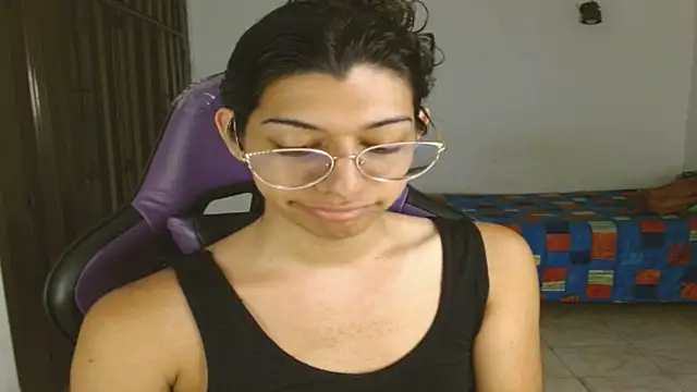 Snapshot of engielphoenis14 chatting on 23, 10, 2025 engielphoenis14 online show from 23, 10, 2025