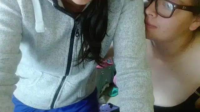 Snapshot of clayre_and_jill chatting on 6, 10, 2025 clayre and jill online show from 6, 10, 2025