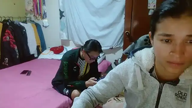 Snapshot of clayre_and_jill chatting on 15, 10, 2025 clayre and jill online show from 15, 10, 2025