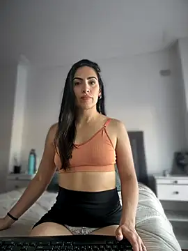 Snapshot of alessandra-a chatting on 7, 10, 2025 alessandra-a online show from 7, 10, 2025