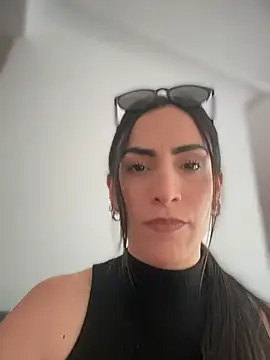 Snapshot of alessandra-a chatting on 1, 11, 2025 alessandra-a online show from 1, 11, 2025