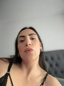 Snapshot of alessandra-a chatting on 3, 11, 2025 alessandra-a online show from 3, 11, 2025