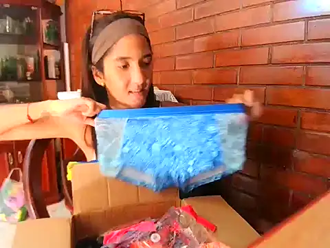 singlemom4 online show from 19, 3, 2026