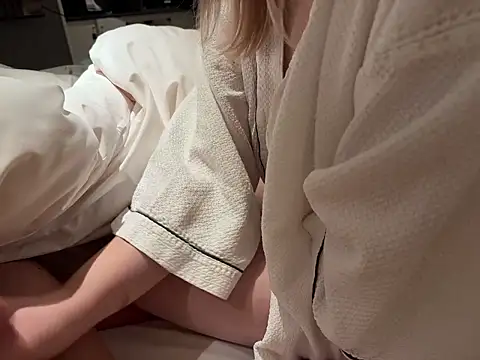 NANAchan R online show from 6, 1, 2026