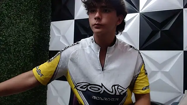 Dani cumboy online show from 6, 12, 2024