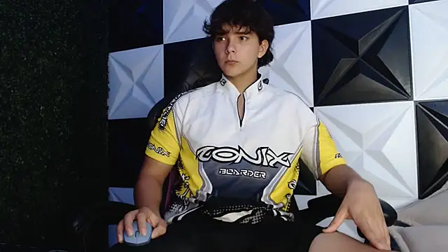 Dani cumboy online show from 6, 12, 2024