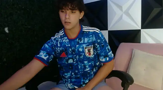 Dani cumboy online show from 18, 12, 2024