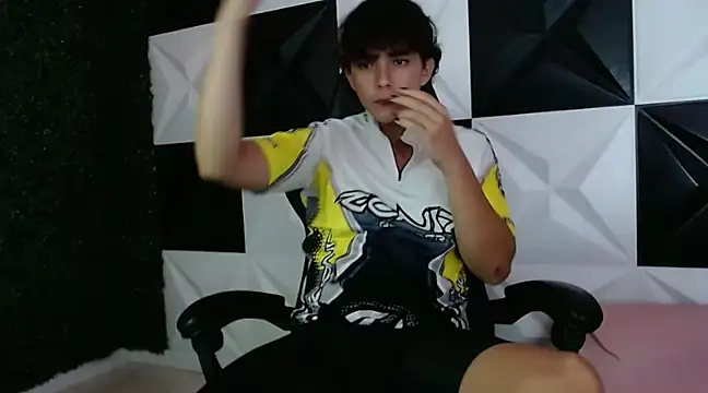 Dani cumboy online show from 19, 12, 2024