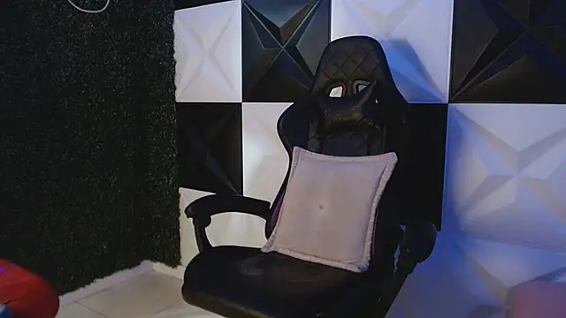 Dani cumboy online show from 18, 2, 2025