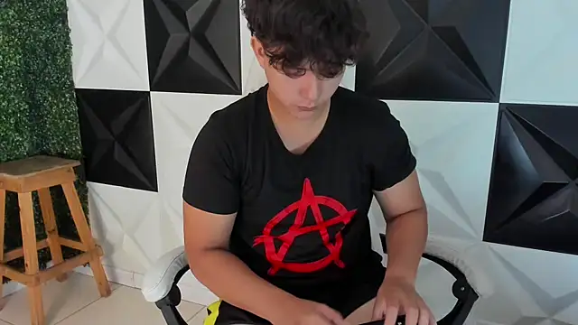 Dani cumboy online show from 9, 11, 2025