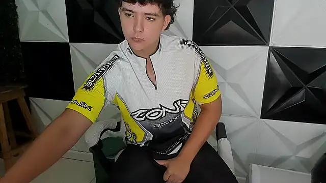 Dani cumboy online show from 1, 12, 2025