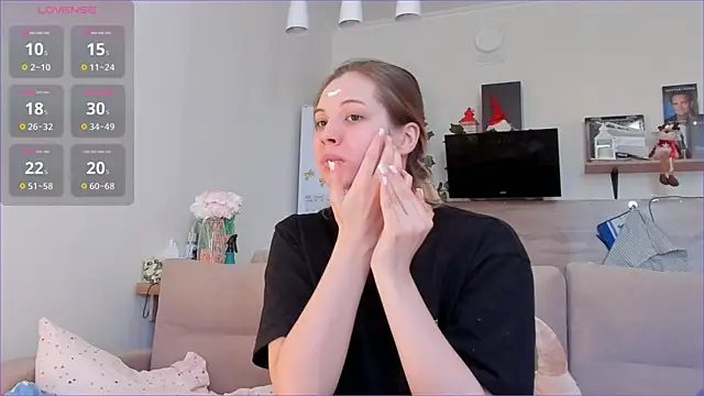 Girl alone home online show from 20, 2, 2026