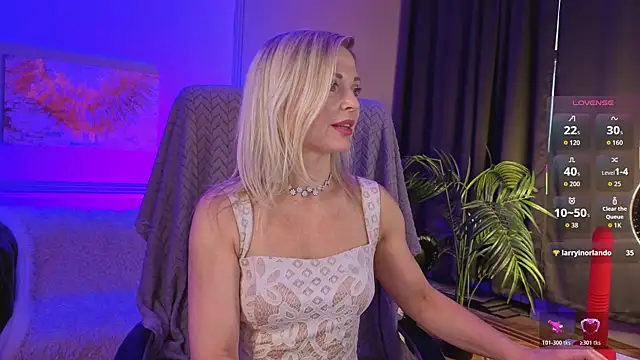 Snapshot of Gloria_Lovely chatting on 9, 7, 2026 Gloria Lovely online show from 9, 7, 2026